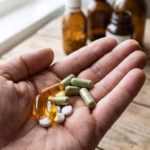 Bodite previdni pri jemanju zeliščnih pripravkov, saj lahko šentjanževka zmanjša učinkovitost mnogih zdravil.