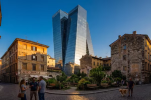 Članek razpravlja o tem, kako gentrifikacija vpliva na socialno vključenost in kakovost bivanja v mestnih središčih.