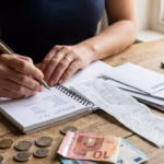 Razumevanje in premišljeno upravljanje družinskega proračuna sta bistvena za spopadanje z inflacijo in ohranjanje finančne varnosti v Sloveniji.